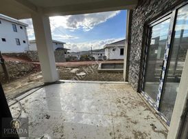 Kabaoğlu'nda Özel Havuzlu Şömineli Lüks Villa