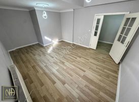 Atapark'da Geniş Masrafsız E.banyo Asansör Fırsat 4+1 Satılık