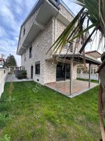 Üstüner Gayrimenkul'den 4+1 Satılık Triblex Villa