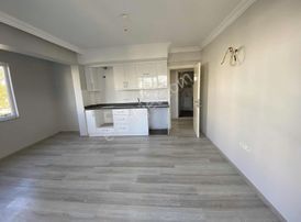 Gizem'li Emlaktan Satılık Havuzlu 1+1 Daire