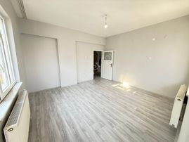 Everest 21 Gayrimenkulden Rıhan Parkı Yanı Satılık 3+1 Daire