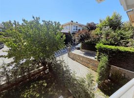 Bahçeşehir Yeşilpark Evleri'nde Dubleks Kiralık Villa