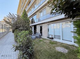 Spradon Quartz Kısa Katlı Havuz Manzaralı Tadilatlı 3+1 Satılık