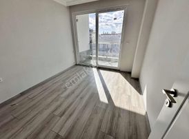 Aktoprakta Acil Satılık 2+1 Havuzlu Ara Katta