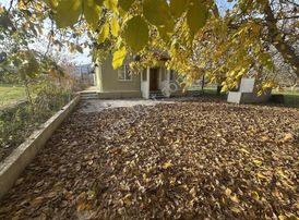 Yeşilyurt'ta Satılık Çiftlik Evi