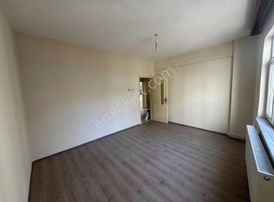 Tema Emlaktan Çiflikönü Mah Arakat Kiralık 2+1 Daire