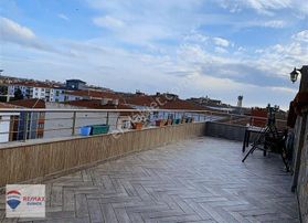 Pazaryeri Karşısında Güzel Konumda Satılık 3+1 Dubleks Daire