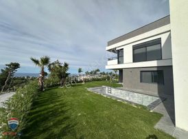 39 Kuşadası Soğucak'da Full Deniz Ve Orman Manzaralı Villa