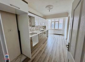 Mükemmel Lokasyon Satılık 3+1