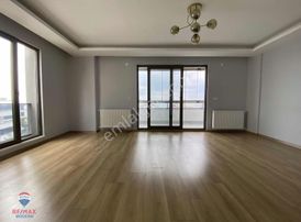 Körfez Mahallesinde Mutfak Salon Ayrı Kiralık 2+1 Daire