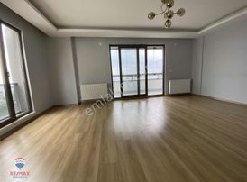 Körfez Mahallesinde Mutfak Salon Ayrı Kiralık 2+1 Daire