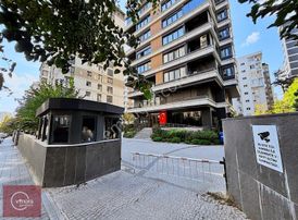 Vinora'dan Caddebostan'da Yüzme Havuzlu Güvenlikli Balkonlu 3+1