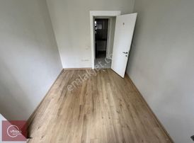 Vinora'dan Merdivenköy'de Minibüse Yakın E.banyolu 4yaş Boş 3+1