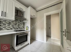 Vinora'dan Merdivenköy'de Minibüse Yakın E.banyolu 4yaş Boş 3+1