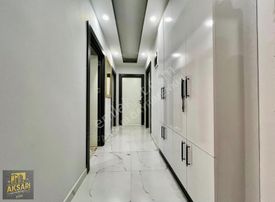 Emsallerine Göre Katta Ki Dairelerden Geniş Olan Yüksek Giriş