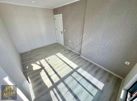 Demirelde Lise Dibi Tramvaya Yakın Katta 1+1 Daire