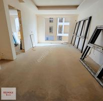 Sütçüler, Hastane Karşısı Havuzlu Site'de 1+1 Satılık Daire