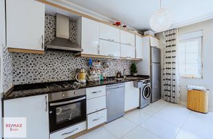 Yenigün'de Havuzlu Site İçerisinde 2+1 Satılık Daıre