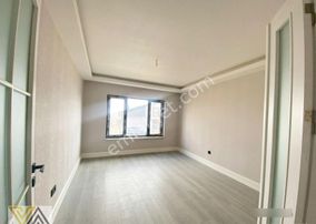 Valentia'dan Göl Manzaralı Satılık Müstakil Bahçeli 5+2 Villa !!!