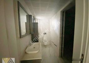 Valentia'dan Göl Manzaralı Satılık Müstakil Bahçeli 5+2 Villa !!!