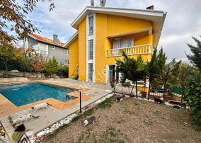Valentia'dan Çankaya Alacaatlıda Tam Müstakil, Havuzlu 5+2 Satılık Villa !!!