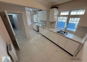 Atanora Vadi'den Dikmen'de Dayanışma Sokak Üzerinde 2+1 , 95 M2 Ön Cephe Full Yapılı Giriş