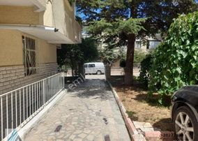 Atanora Vadi'den Merkezi Lokasyon'da 3+1 Köşe Başında Ön Cephe Giriş Kat' Da Daire