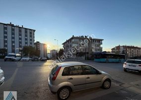 Atanora Vadi'den Lizbon Cad. Üzerinde 3+1 Arakat Manzaralı Süperlüx Yapılı Satılık Daire