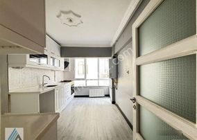 Atanora Vadi Gayrimenkulden 3+1 Lüks Yapılı Kombili Dikmen Cad Paraleli Arakatta Vadi Manzaralı Satı