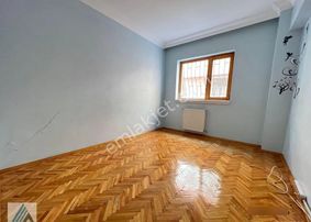 Atanora Vadi'den Dikmende Merkezi Lokasyon Giriş Ön Cephe Kapalı Garajlı 3+1