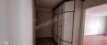 Cemal Emlak Bursa Yildirim Setbaşı Namazgah Pazar İçinde Geniş