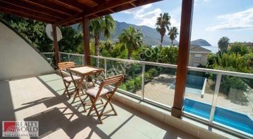 Kumluca Mavikent Karaöz Denize Sıfır Site İçinde Satılık Villa