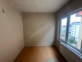 Fırat Mahallesi İpek Caddesinde 3+1 Kiralık Son Kat Daire