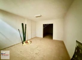 Tire İstasyon Caddesi Satılık Köşe Dükkan