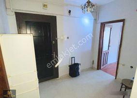 Ünal Emlak'tan Bandırma Hacıyusuf-vecihibey Cad.de 2+1 Kombili Ara Kat