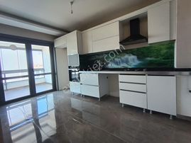 Sincan Tandoğan Mahallesinde Emsalli Binada Satılık 3+1 Site İçerisinde Daire