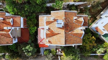 Datça Merkez'de Havuzlu Sitede Satılık 3+1 İkiz Müstakil Villa