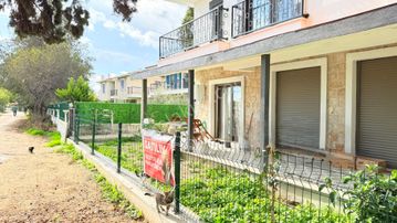 Foça Bağarası İyi Konum Butik Site Verandalı Bahçe Katı 2+1 Daire