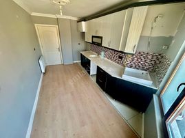 Yükselden Kadıköyde Ayrı Mutfak Ön Cephe Arakat 2+1 Geniş Daire