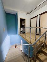 Oto Center'de Güzel Konumda 3 Katlı Satılık Dükkan!