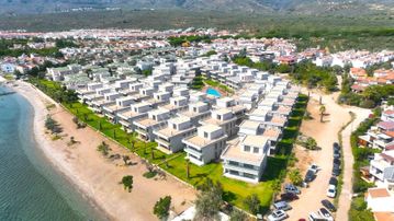 Ayanoğlundan Fenerde Denize Sıfır Proje İçinde 5+1 Satılık Villa