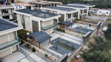 Doğayla İç İçe, 4+1 Özel Havuzlu Modern Müstakil Villa