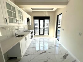 𝄞melodi'den Akçay'ın Yepyeni Enfes Projesinde 2+1 Arakat Ön Cephe Ayrı Mutfaklı Ebv Banyolu Daire