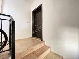 Seferihisar Ürkmez Merkez'de Plaja 200m Masrafsız 2+1 Satılık Daire