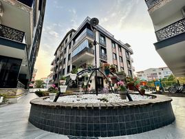 ꧁ay Emlaktan꧂akçay İkizçay'da Ayrı Mutfak Yüzme Havuzlu Kapalı Otoparklı Satılık 2+1 Lüx Daire