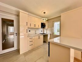 ꧁ay Emlaktan꧂akçay Merkezde Amerikan Mutfak Ön Cephe Denize Yakın Arakat Satılık 2+1 Daire