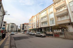 Aksaray Meydan Mahallesi'nde Cadde Üzerinde Kiralık 150m² Dükkan