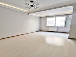 Sahibinden Meydının Yanı Başında 2+1 Acil Satılık Daire