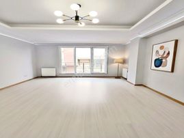 Sahibinden Meydının Yanı Başında 2+1 Acil Satılık Daire