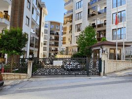 Güzelyalı Eğitim Mh Site İçinde 6+1 Satılık Fırsat Lüx Daire